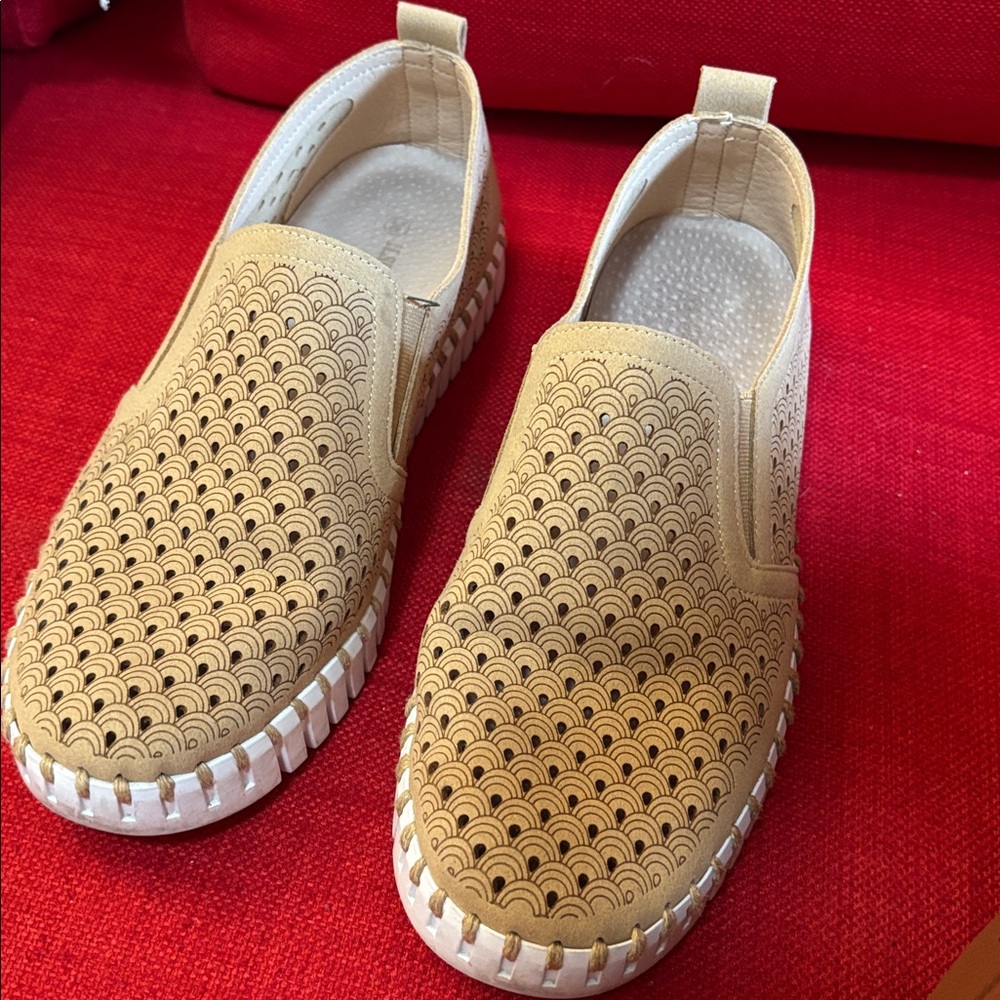 Ilse Jacobsen Tulip Slip-On Shoes - Latte!